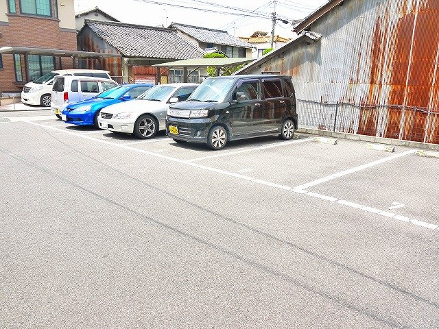 フリージア大安寺の駐車場|駐車場に車を止められます