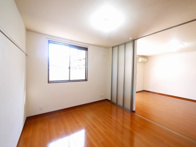 フリージア大安寺の洋室|使い勝手のいい洋室です