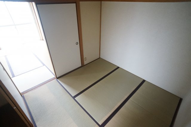 村上マンションの和室