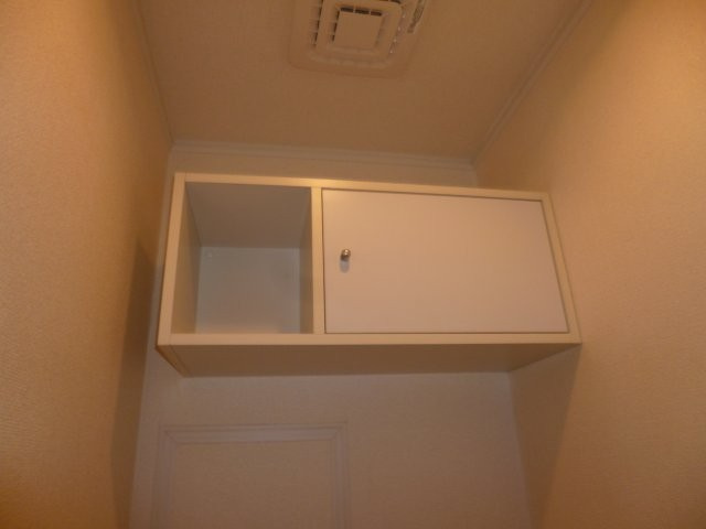 フェリーチェルーナのトイレ|トイレ棚