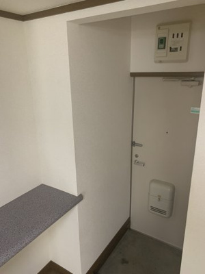 【玄関】 | アミューズ磯子壱番館