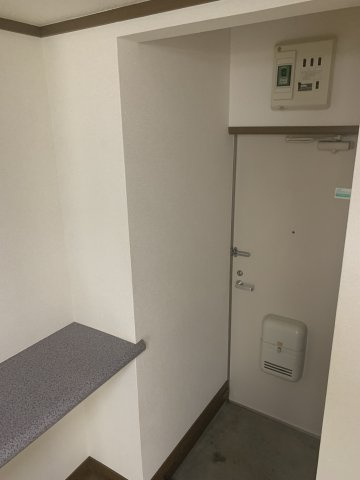 【玄関】 | アミューズ磯子壱番館