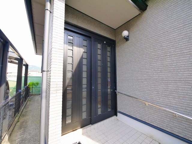紀寺町一戸建のその他共用部分|ゆったりとした玄関です