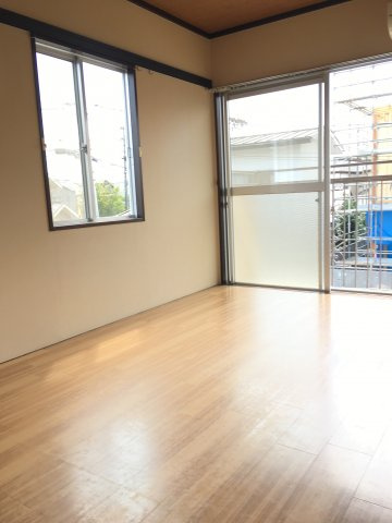 前山ハイツ　B棟の洋室|洋室です