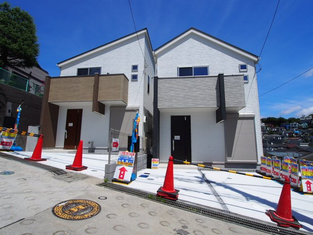 残り１棟！！LDKは広々約17.5帖ゆとりの4LDK♪東南角地　初音ケ丘全３棟 新築戸建の外観|横浜市保土ケ谷区初音ケ丘の全3棟の新築分譲住宅です。