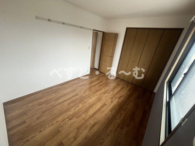 ベガ堀町の洋室