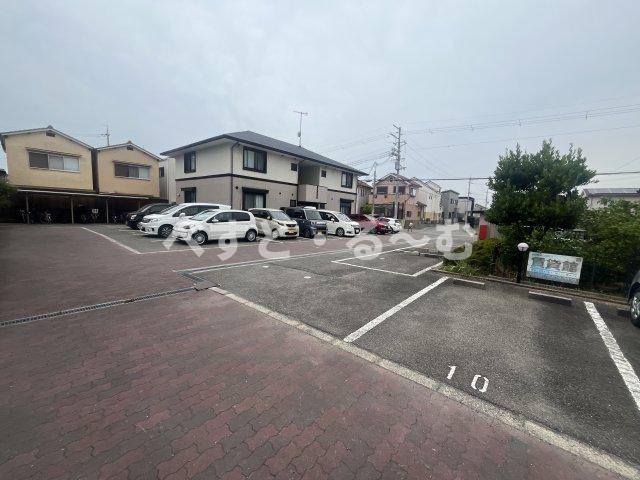 ベガ堀町の駐車場