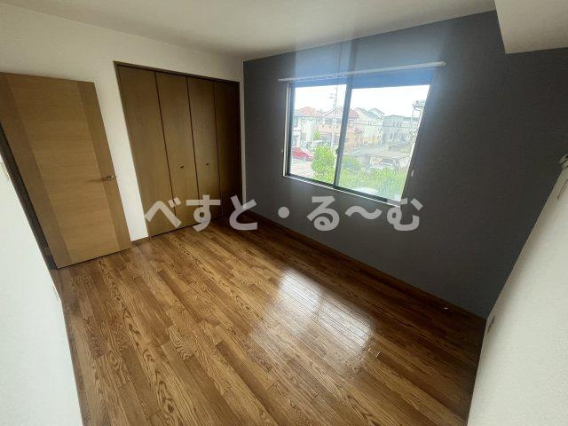 ベガ堀町の洋室