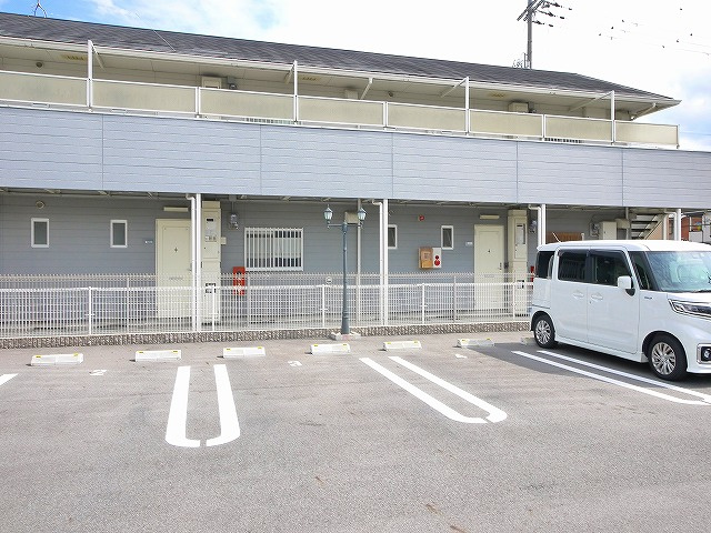 フラン・ジェルメの駐車場