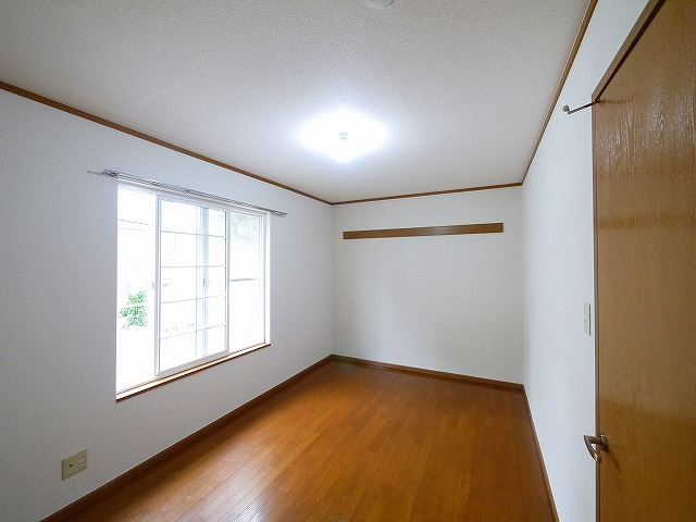 グリーンコーポＵの洋室|落ち着いた色調の洋室です