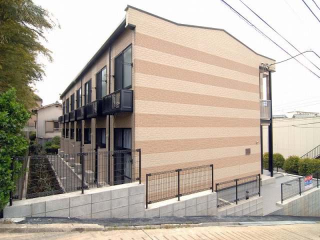 レオパレスＧａｌａｓｓｉａの外観