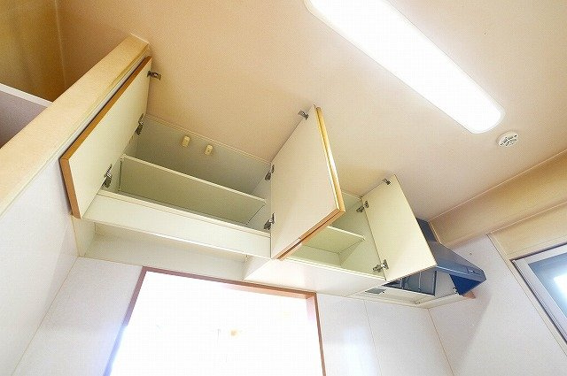 セレナハイム新大宮セントラルステージのキッチン|コンパクトなキッチンで掃除もラクラク