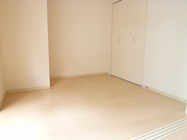 ルーチェ桜川の洋室