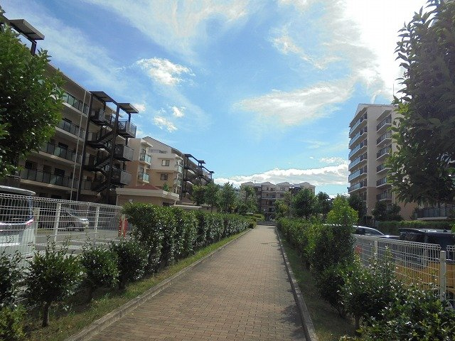 東急ドエル・アルス三田ウッディタウン中央Ｆ棟の周辺