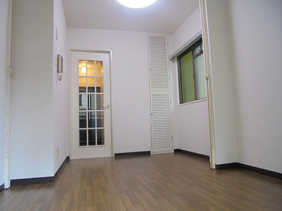 シャトレ春日野道の居間・リビング