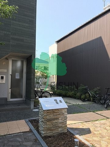 エルカンファウーノの駐車場