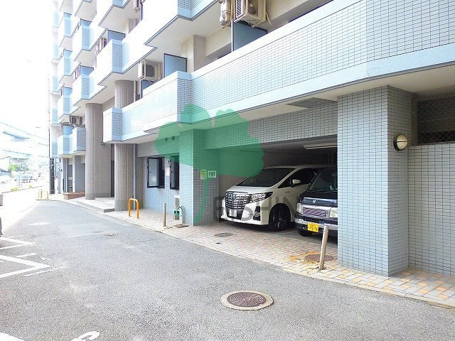 ルネスロワール東公園の駐車場