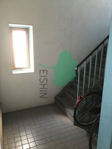 TYビルのエントランス