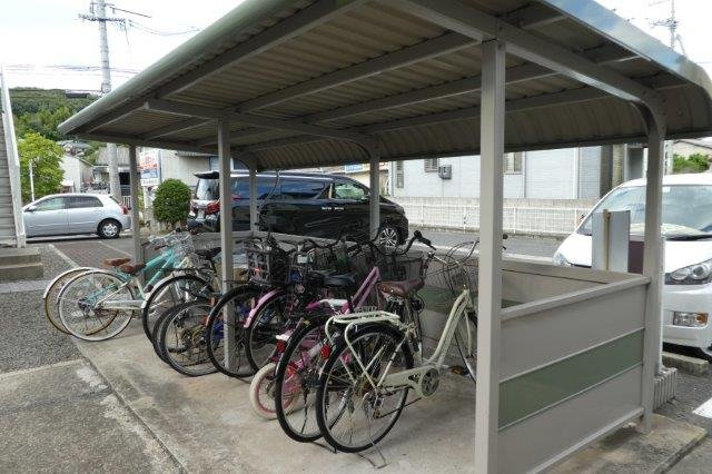 岡山市南区箕島のアパートのその他共用部分|自転車置き場