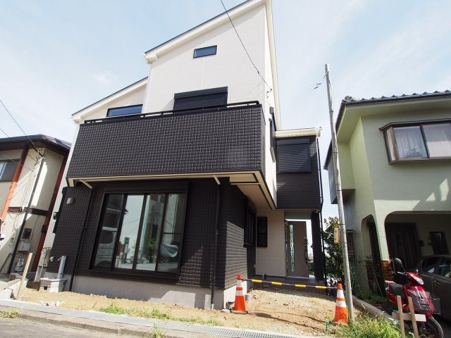 保土ヶ谷区桜ヶ丘１丁目　新築戸建ての外観|相鉄線「星川」駅より徒歩圏内の立地です。