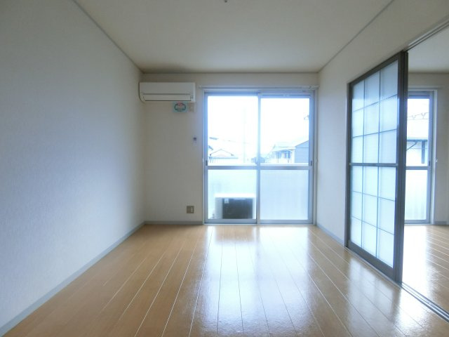 ヴィレッジ生田の洋室|イメージ201号室の写真