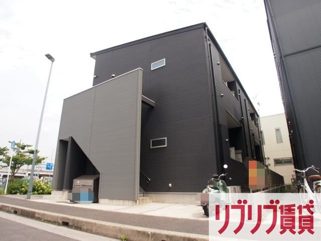 LAUREL INICIO(ローレルイニシオ)の外観