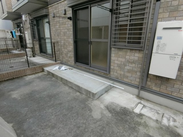 【庭】 | メルヴェーユ北畠