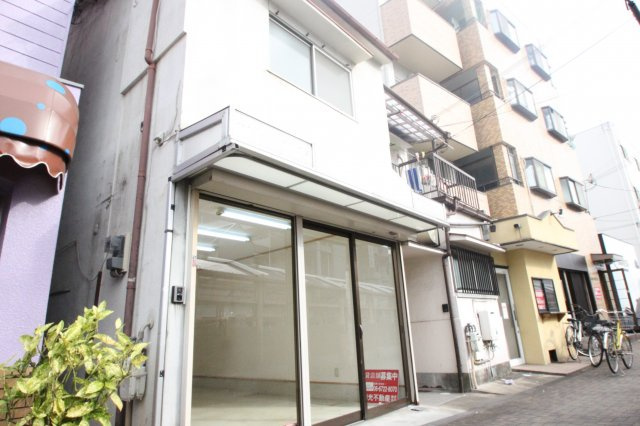 吉松住宅付店舗の外観