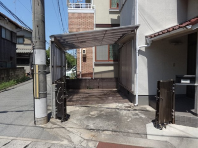 【駐車場】 | 平岡町二俣戸建 | 屋根付駐車場１台込み♪