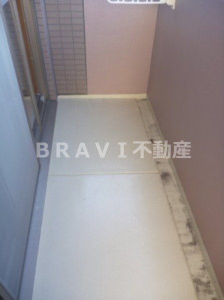 セントアミール南久宝寺　BRAVI不動産のバルコニー|【セントアミール南久宝寺】バルコニー付きです