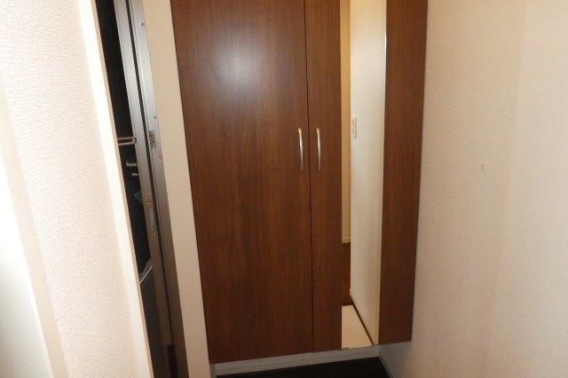カルティエⅢの内装|シューズボックス