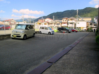 【駐車場】