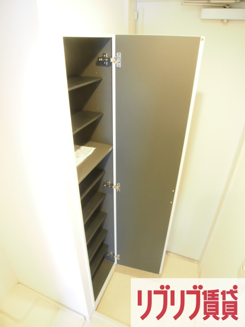 リブリ・ミライフの玄関