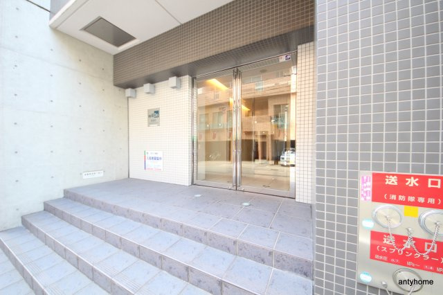 Willdo南森町　仲介手数料無料のエントランス