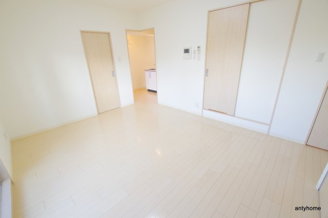 Willdo南森町　仲介手数料無料の居間・リビング