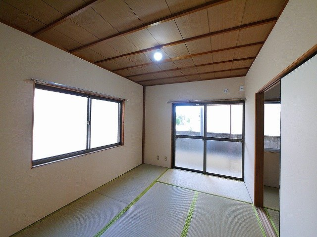 ニュー芝ハイツの和室