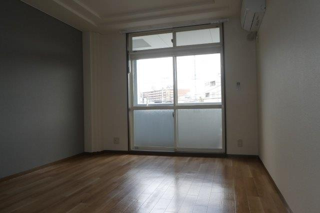 シティーハイツの洋室