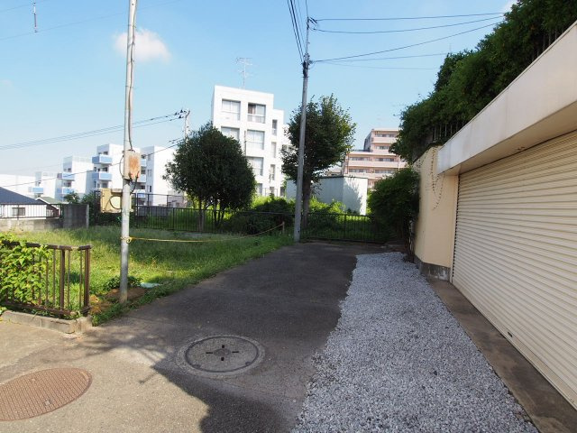 保土ヶ谷区狩場町　新築戸建て【成約】の前面道路含む現地写真