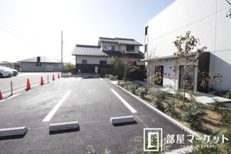 【駐車場】