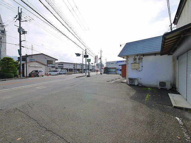 中野店舗の駐車場