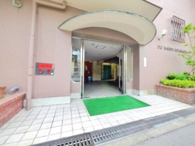 【エントランス】 | メゾン北梅田 | 清潔なエントランスです