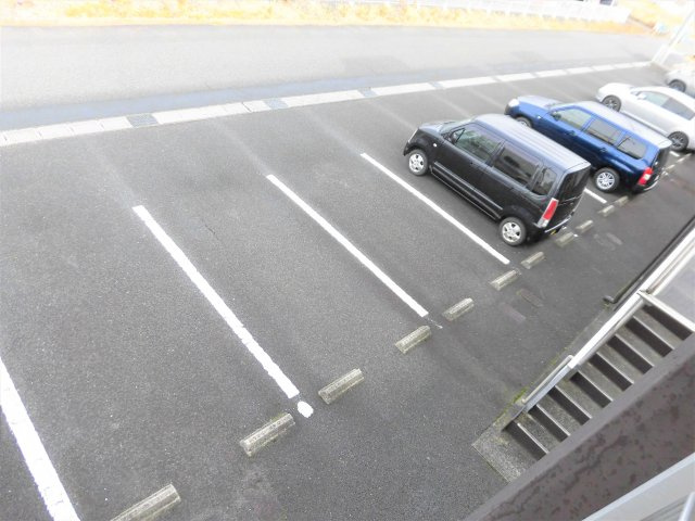 エスポワール大井　Ｂ棟の駐車場
