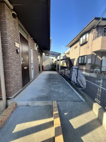T・グラテースのエントランス
