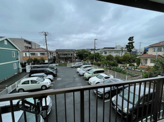 【展望】 | バルコニーからの眺望です♪目の前は駐車場になっていて視界を遮る建物がありません☆