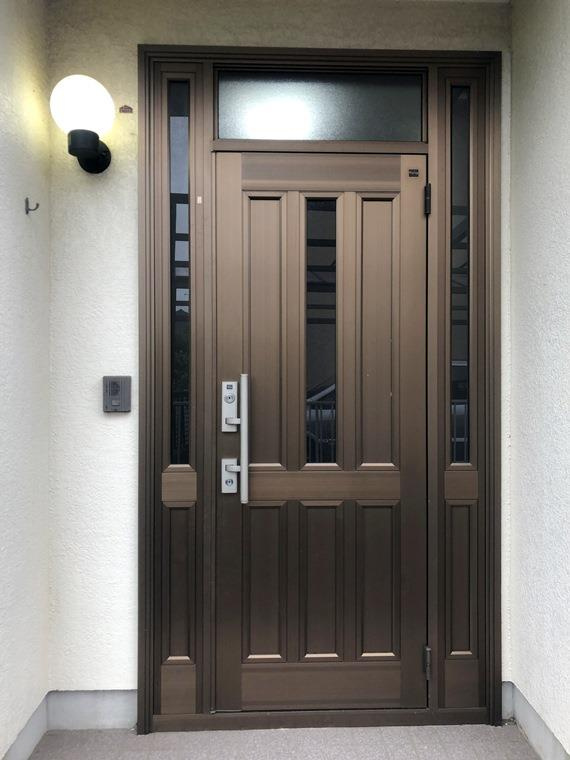 和泉が丘戸建のエントランス