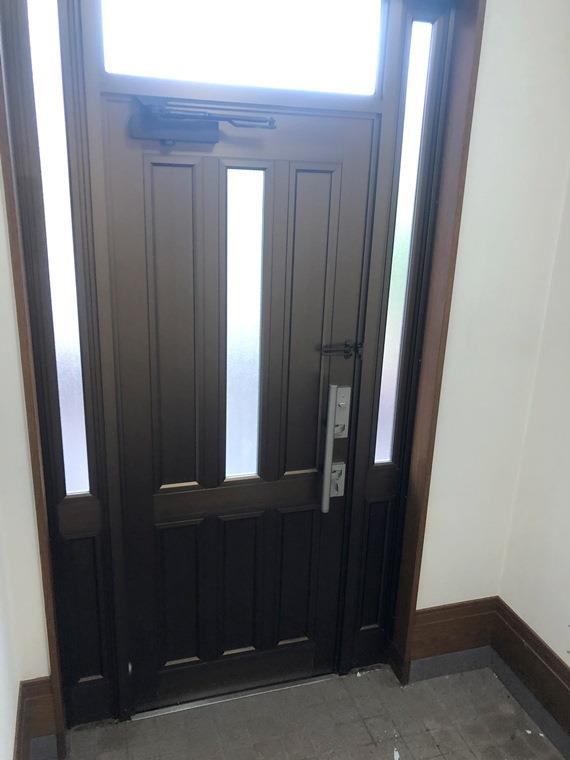 和泉が丘戸建の玄関