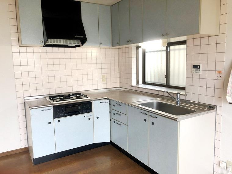 和泉が丘戸建のキッチン