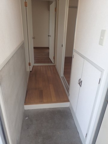 清水が丘ハイツの玄関
