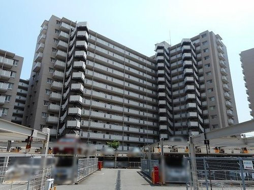 ウエステージ明石 四番館の外観