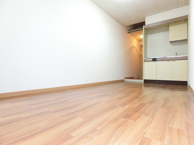 ビレッジ西野の居間・リビング|同物件別部屋イメージ写真